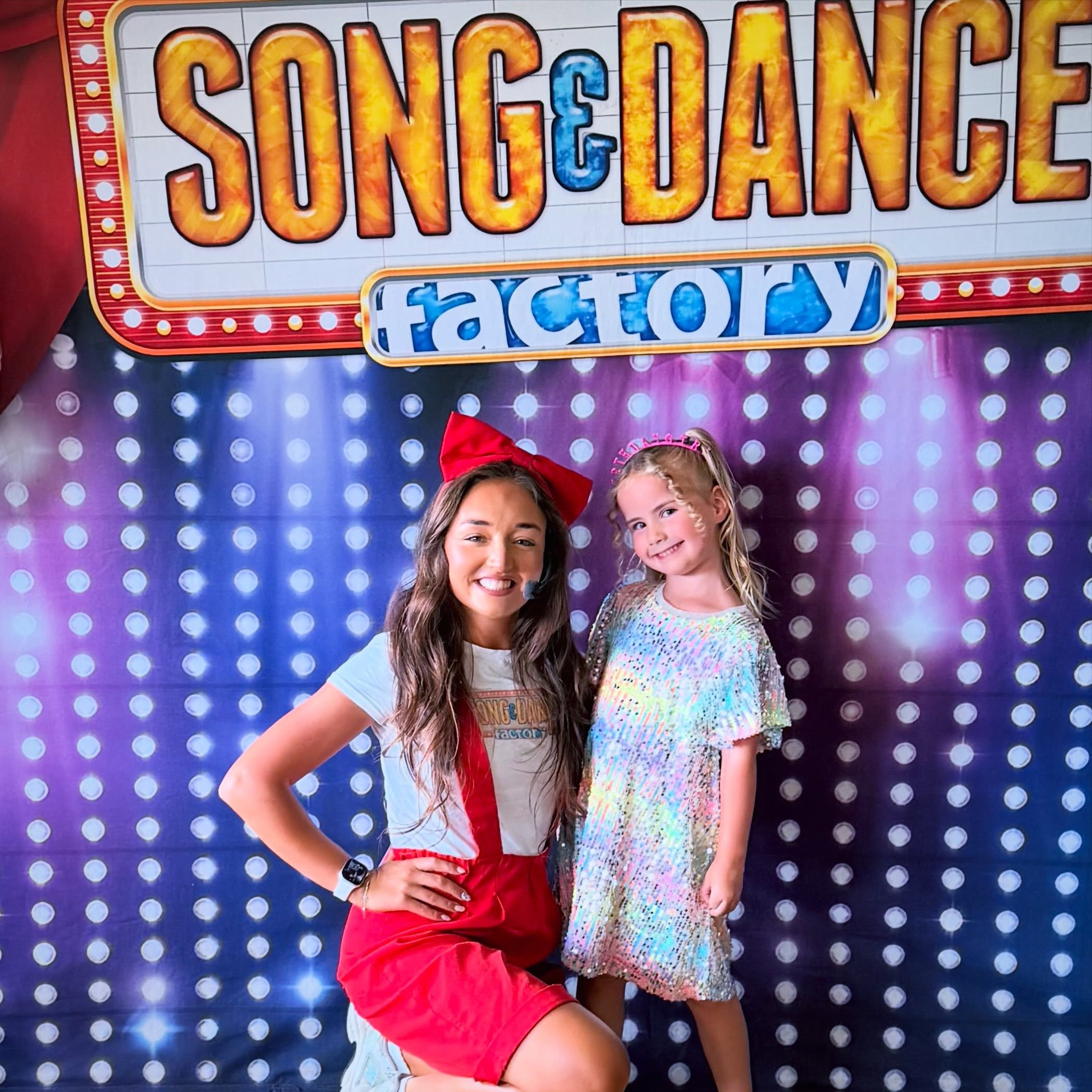 Happy birthday Nova! Kiera had so much fun with you and all of your friends at your Song & Dance Factory birthday party.